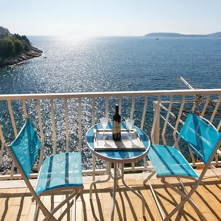 Neve - One-bedroom With Balcony And Sea View Appartement *