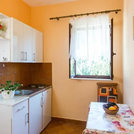 Apartment Neve - One-bedroom With Balcony And Sea View