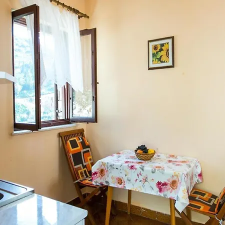 Neve - One-bedroom With Balcony And Sea View