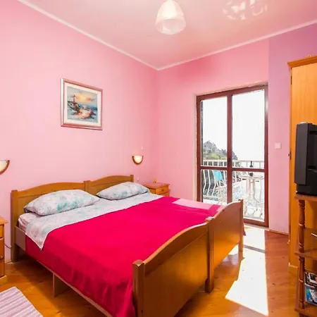 Neve - One-bedroom With Balcony And Sea View Apartment