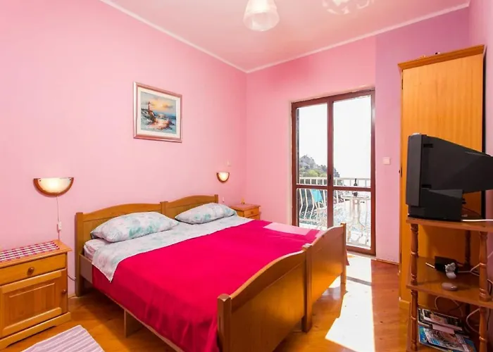 Neve - One-bedroom With Balcony And Sea View Apartamento